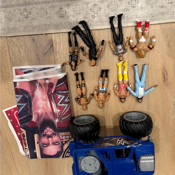 WWE Monster Truck and Action Figures Set with banner - Picture 2 of 5